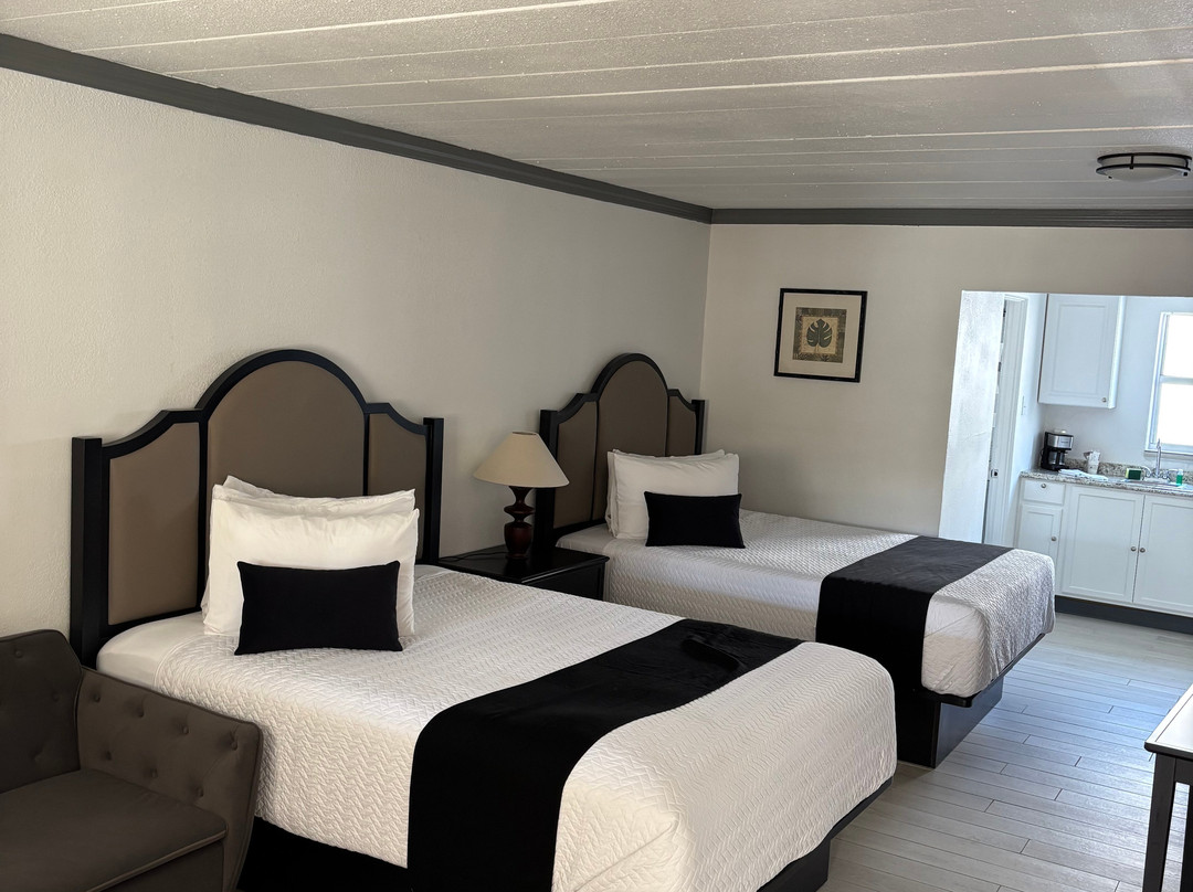 Holiday Isles Resort主图