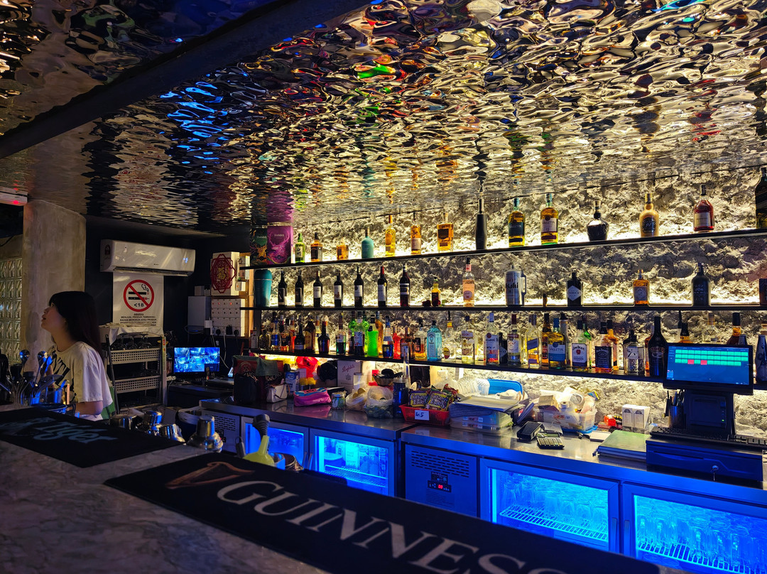 Wave Bar