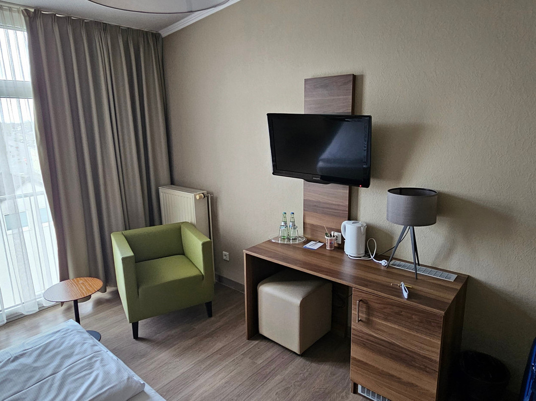 丹普木赫酒店主图