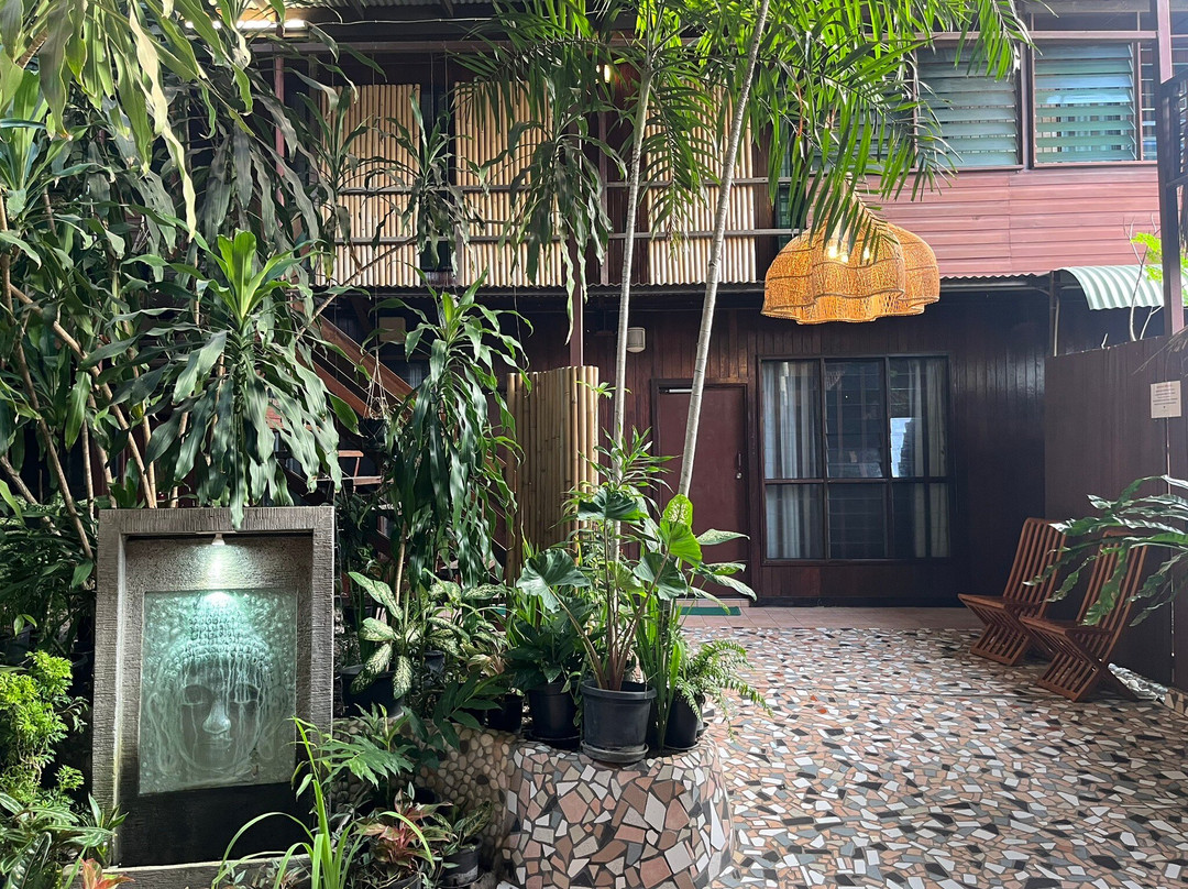 Raintree Lodge主图