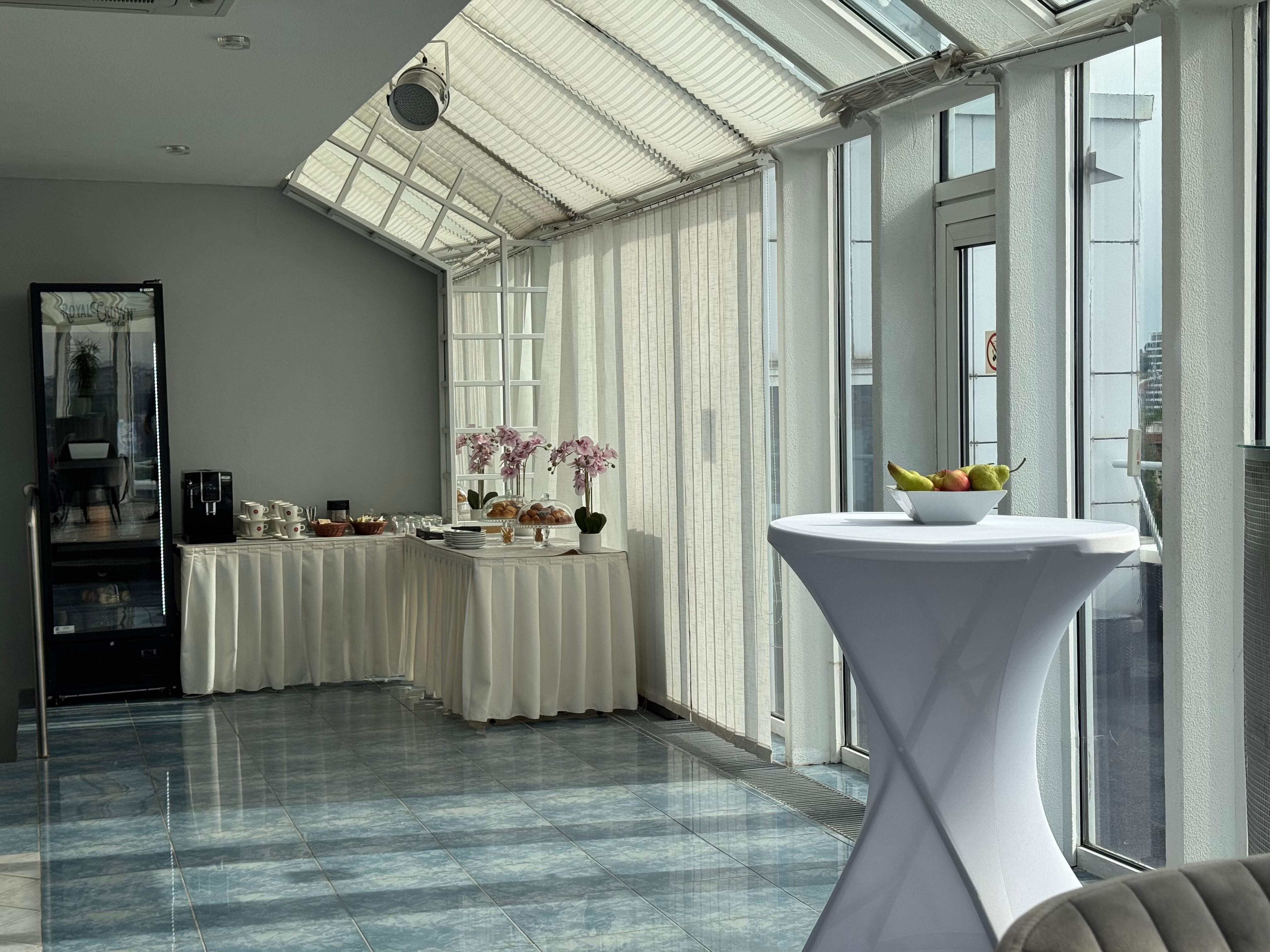 Cosmopolitan Bobycentrum-官方