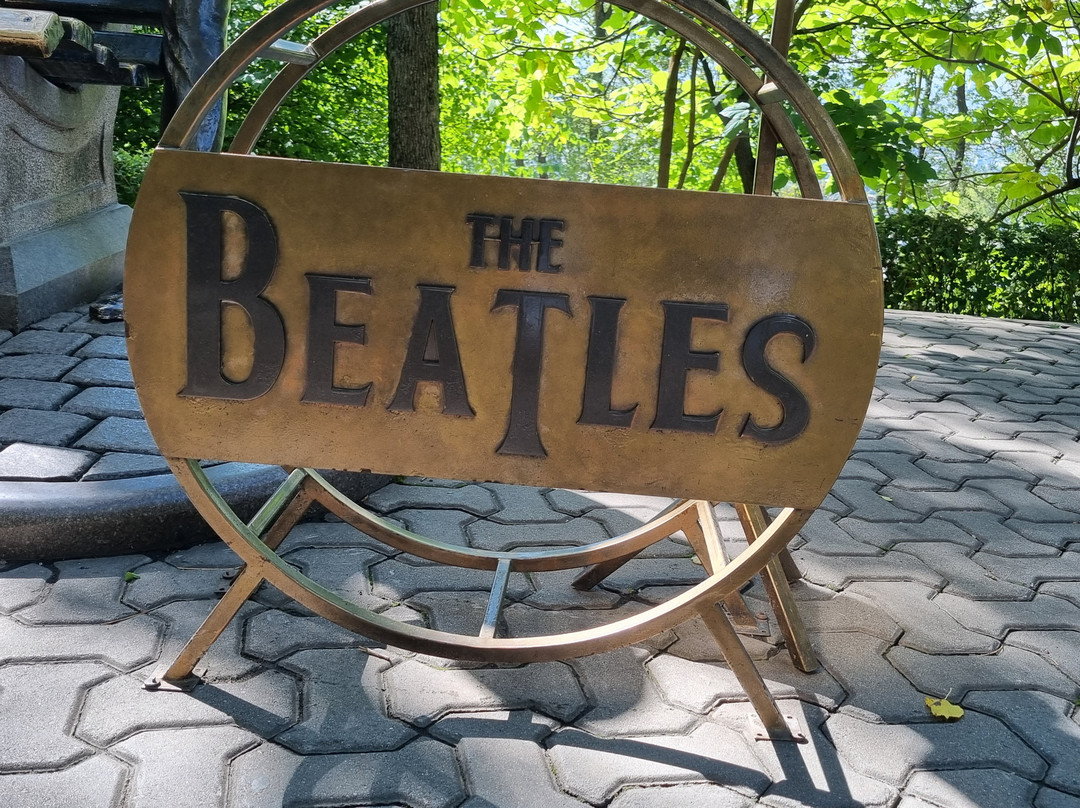 The Beatles Monument-阿拉木图必去景点