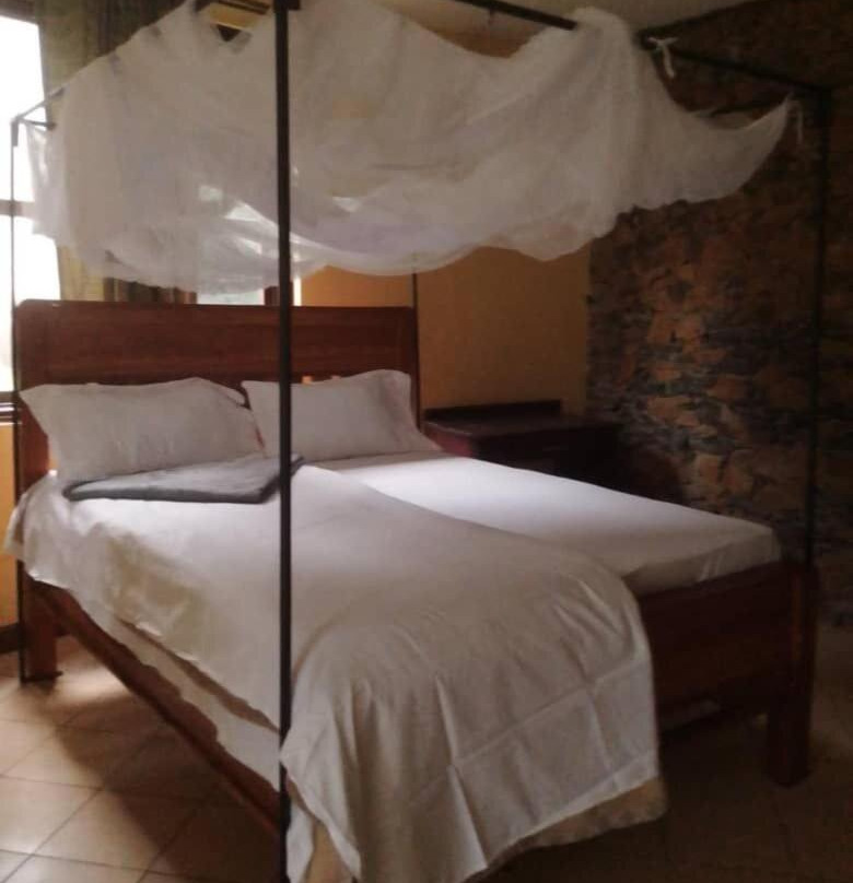 Emanyatta Lodge