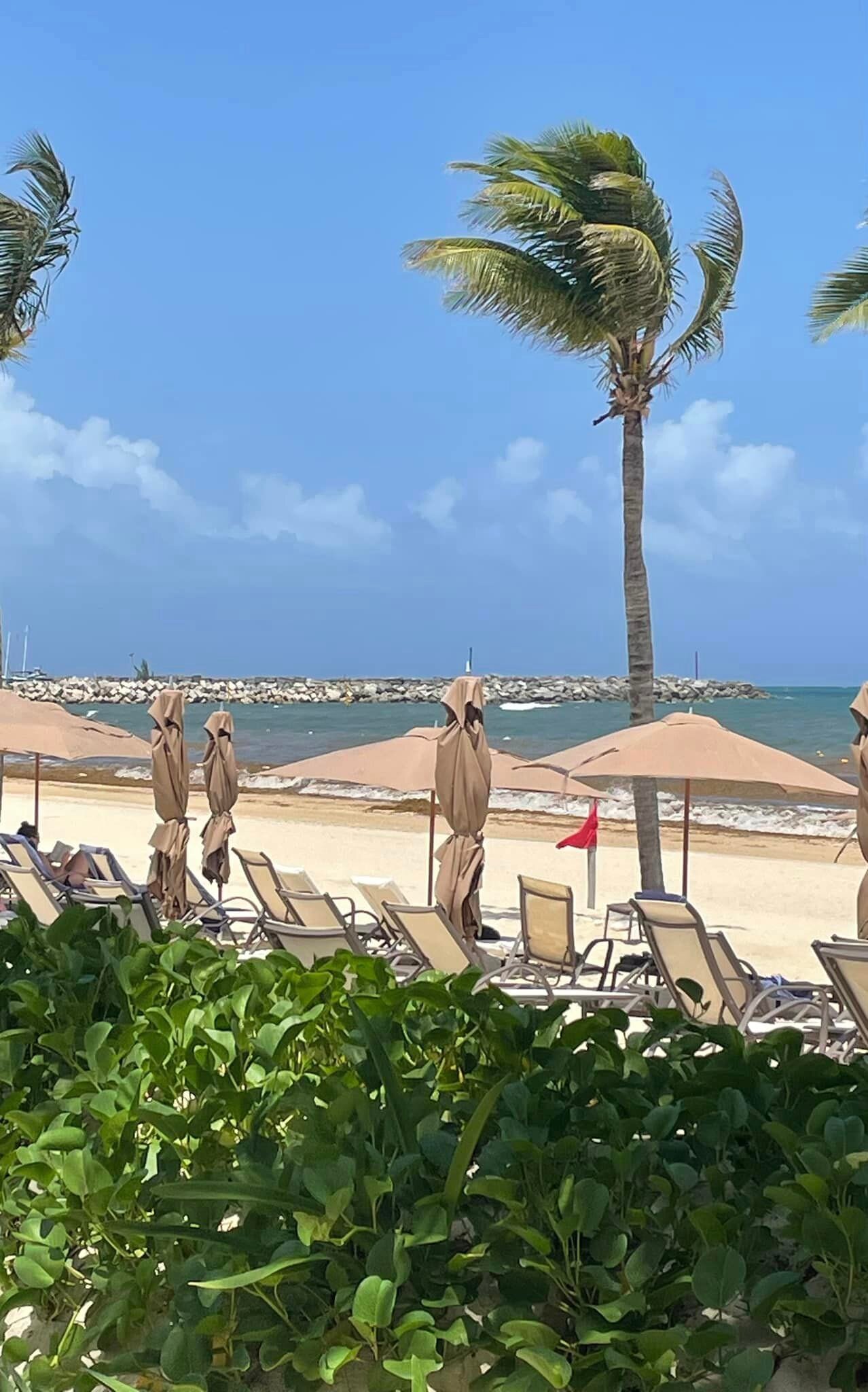 坎昆海滨豪华公寓-泳池