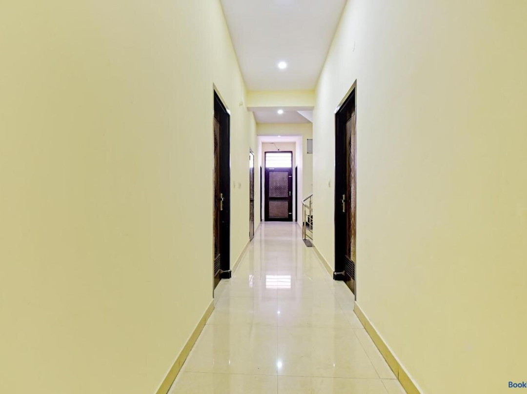 OYO 82012 Hotel Ashotara Palace主图