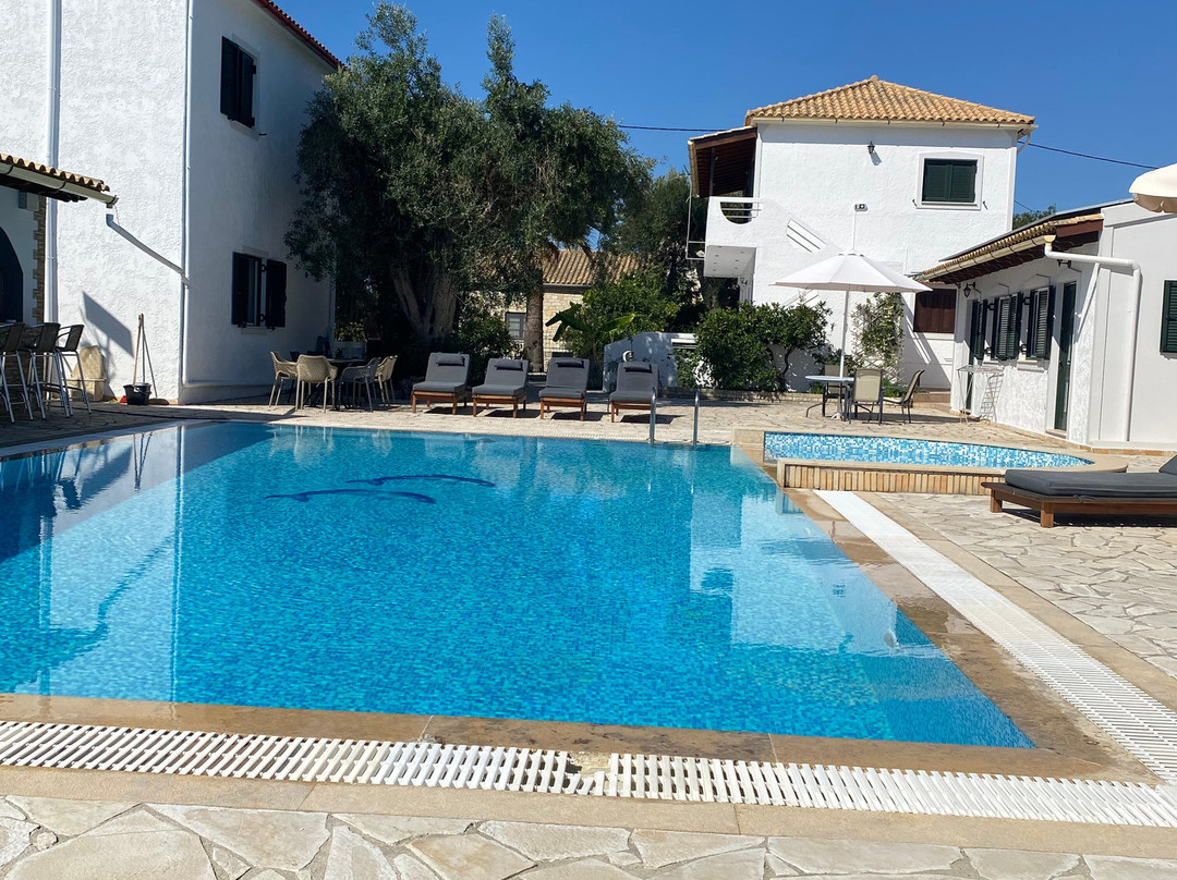 Olympia Paxos Apartment主图