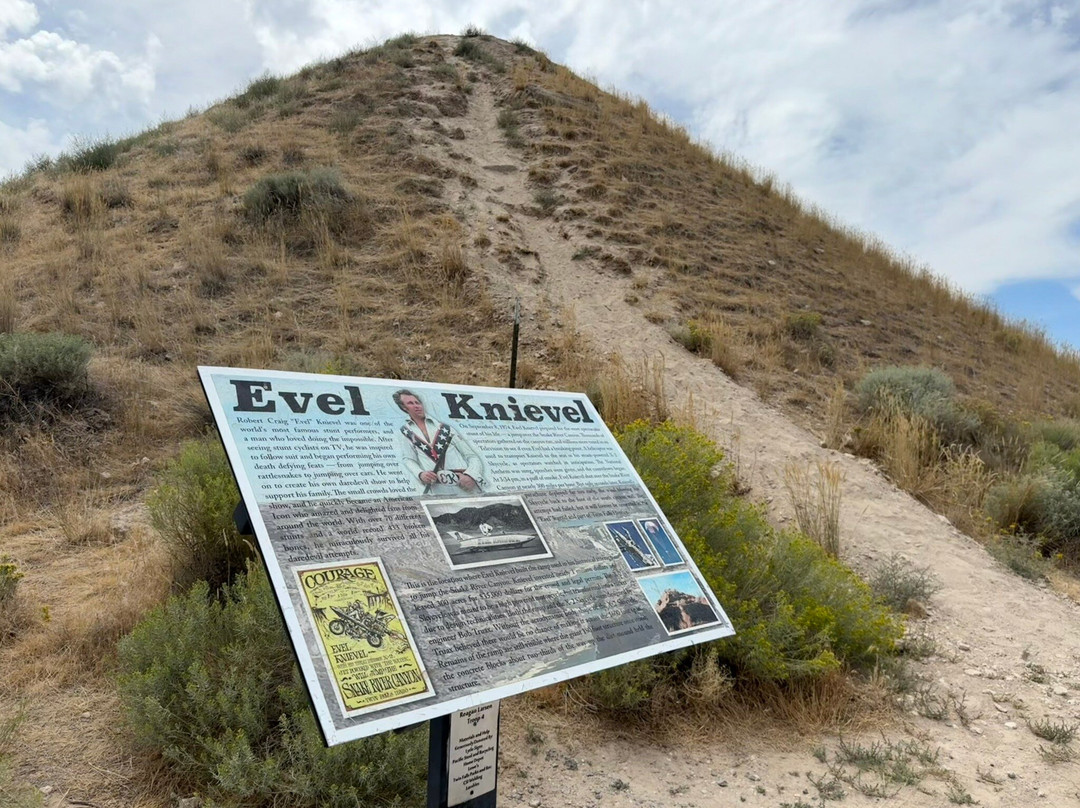 Evel Knievel Snake River Canyon Jump Site-特温福尔斯必去景点