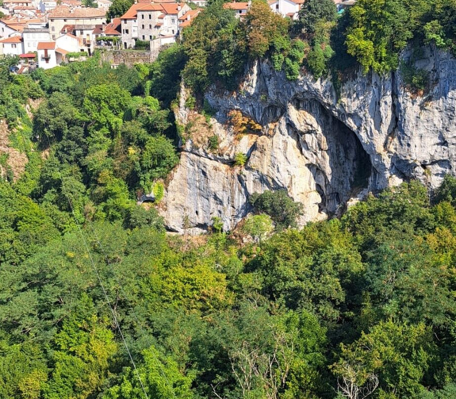Zip Line Pazinska Jama-Pazin必去景点