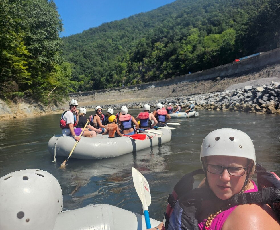 Big Bear Rafting-Hartford必去景点