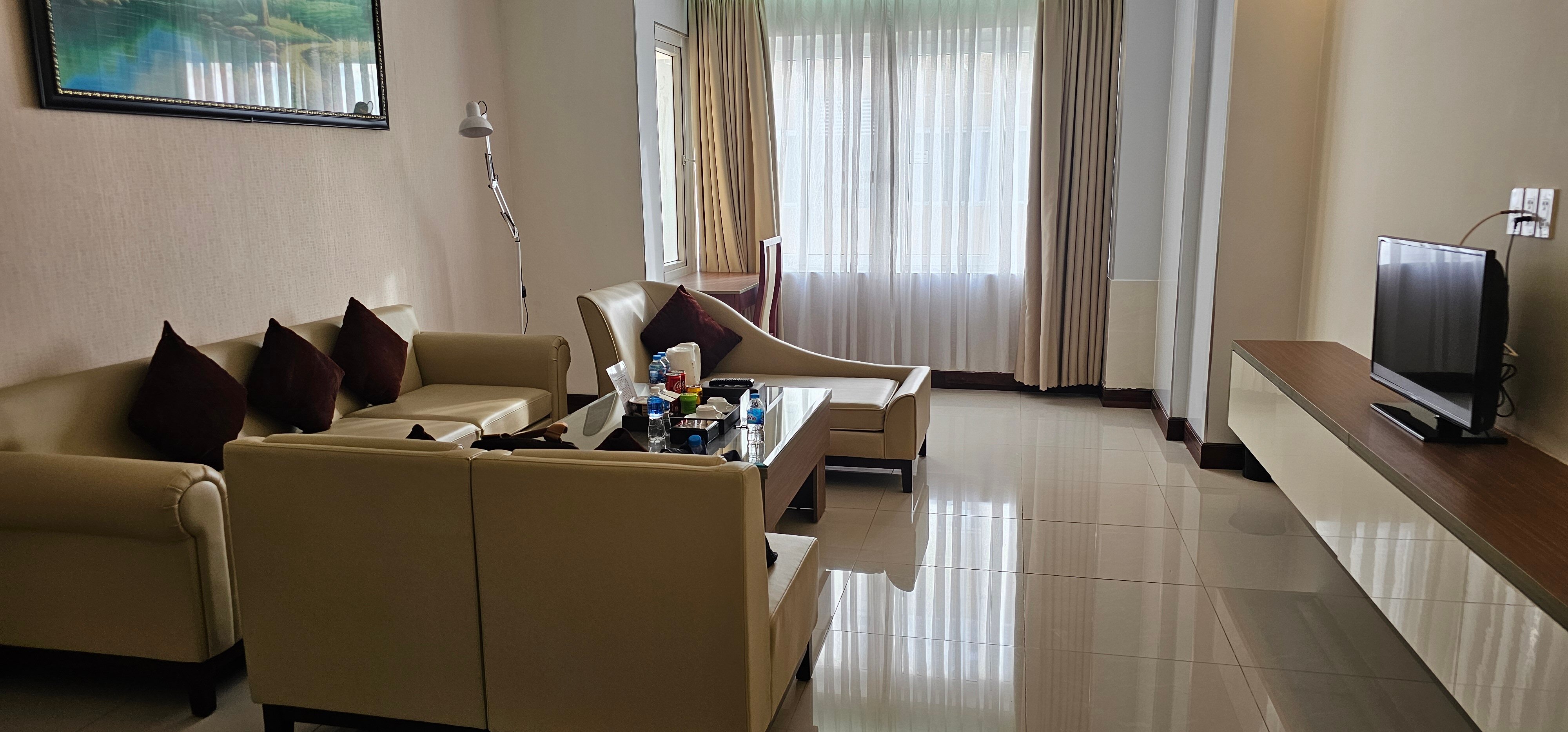 Sunrise Hotel-官方