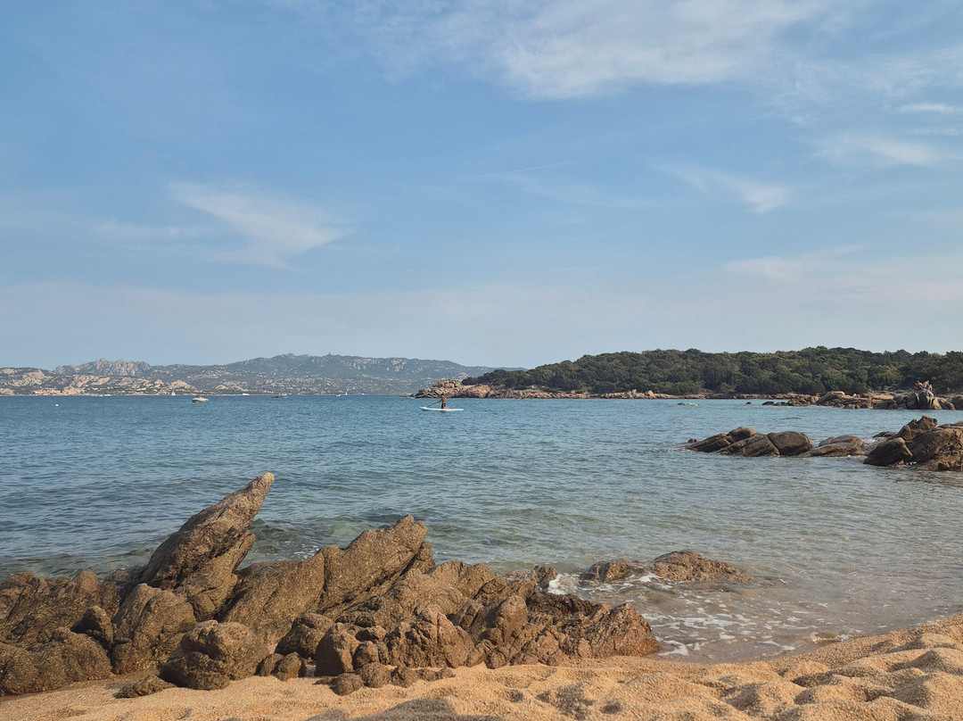 Spiaggia Le Piscine-Cannigione必去景点