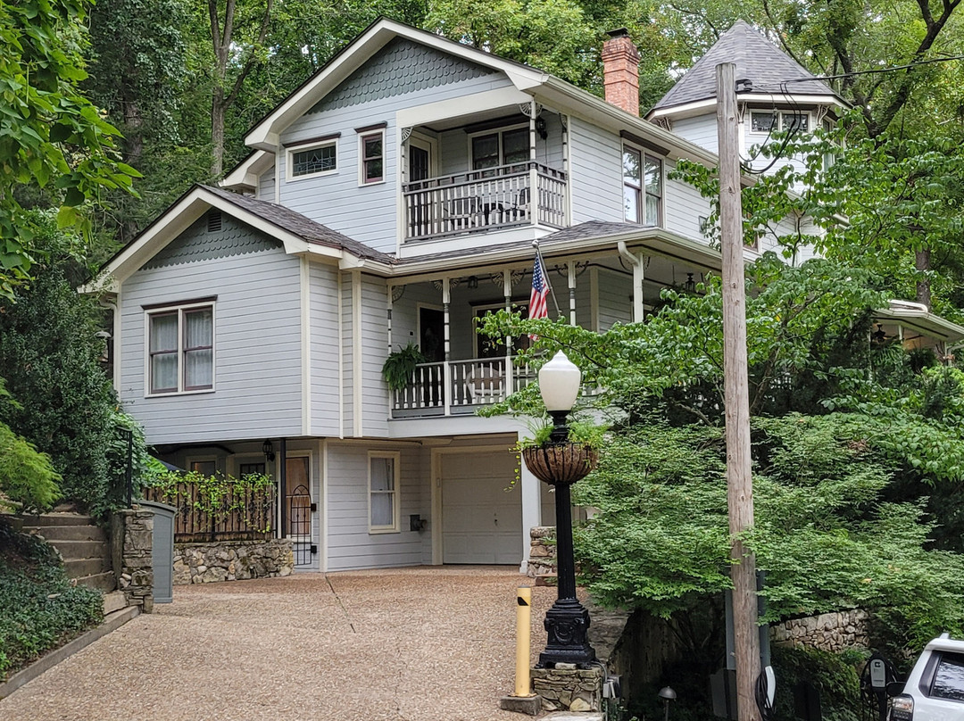 Arsenic and Old Lace Bed & Breakfast Inn主图