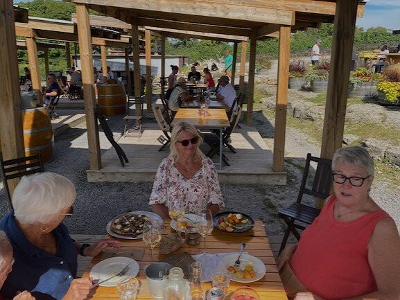 Norman Hardie Winery and Vineyard-Hillier必去景点