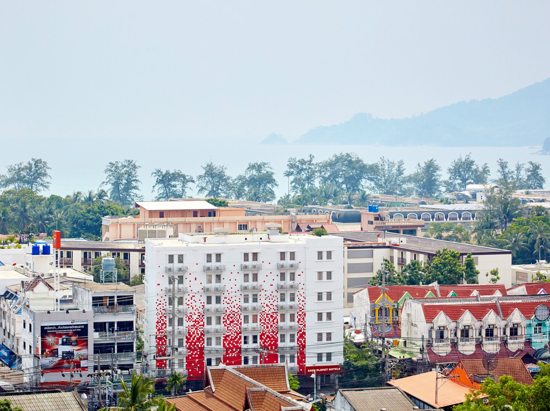 普吉岛芭东红色星球酒店主图