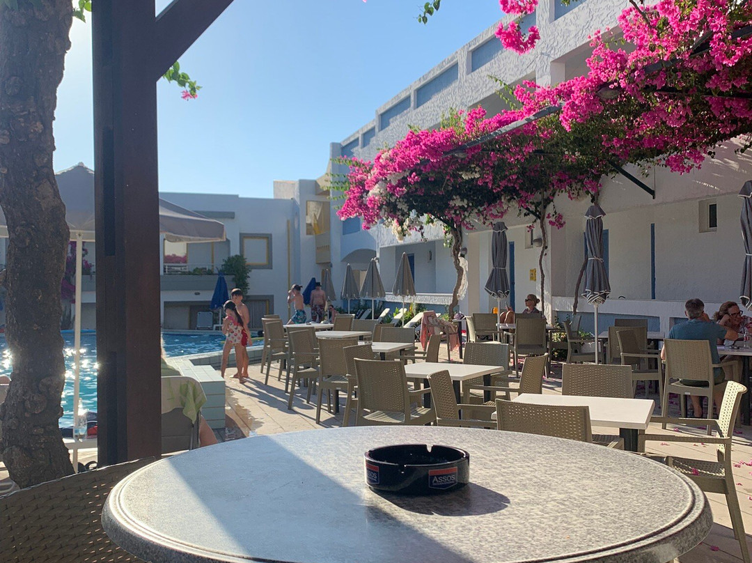 Apollon Hotel Apartments主图