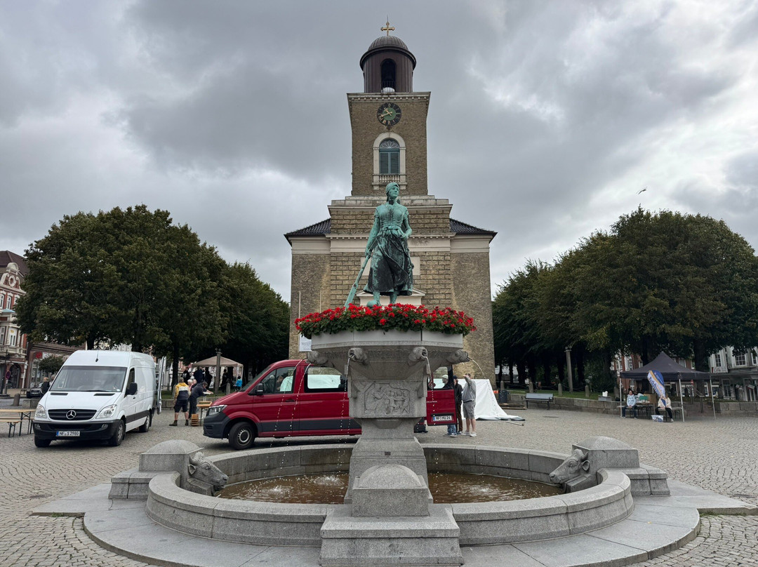 Asmussen-Woldsen-Denkmal-Husum必去景点