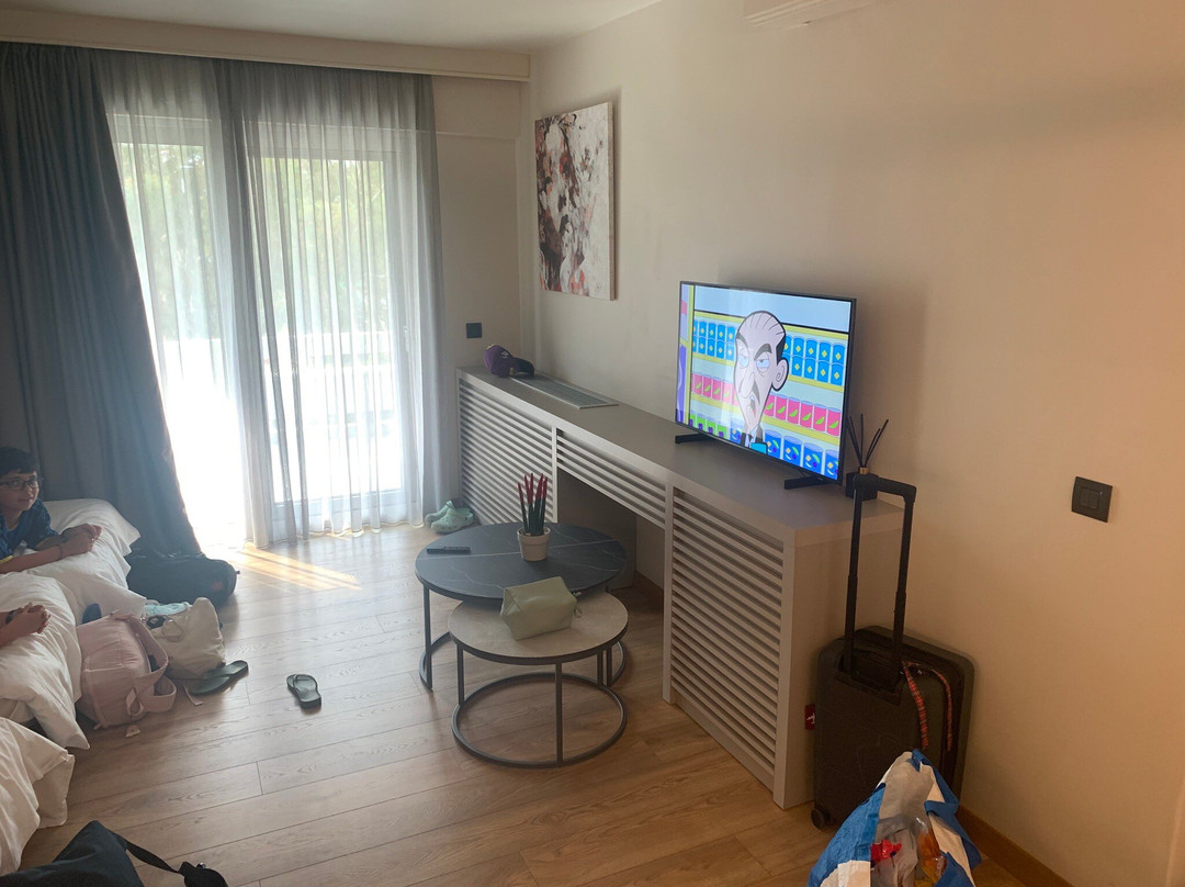 布雷泽套房酒店主图