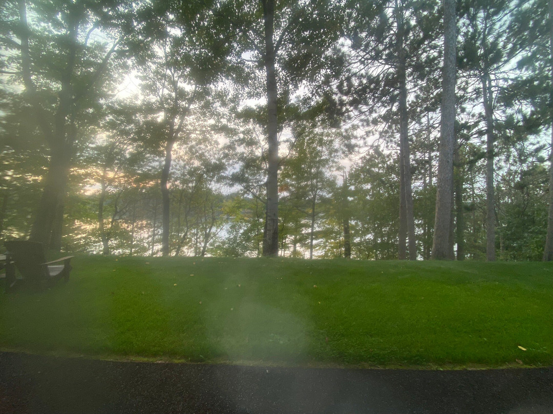 The Pointe Hotel & Suites主图