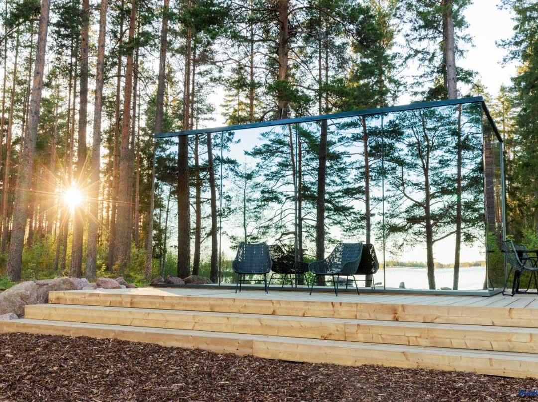 Ood Mirror Houses At Versso