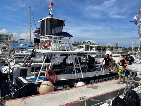 Barefoot Dive Center-考祖梅必去景点