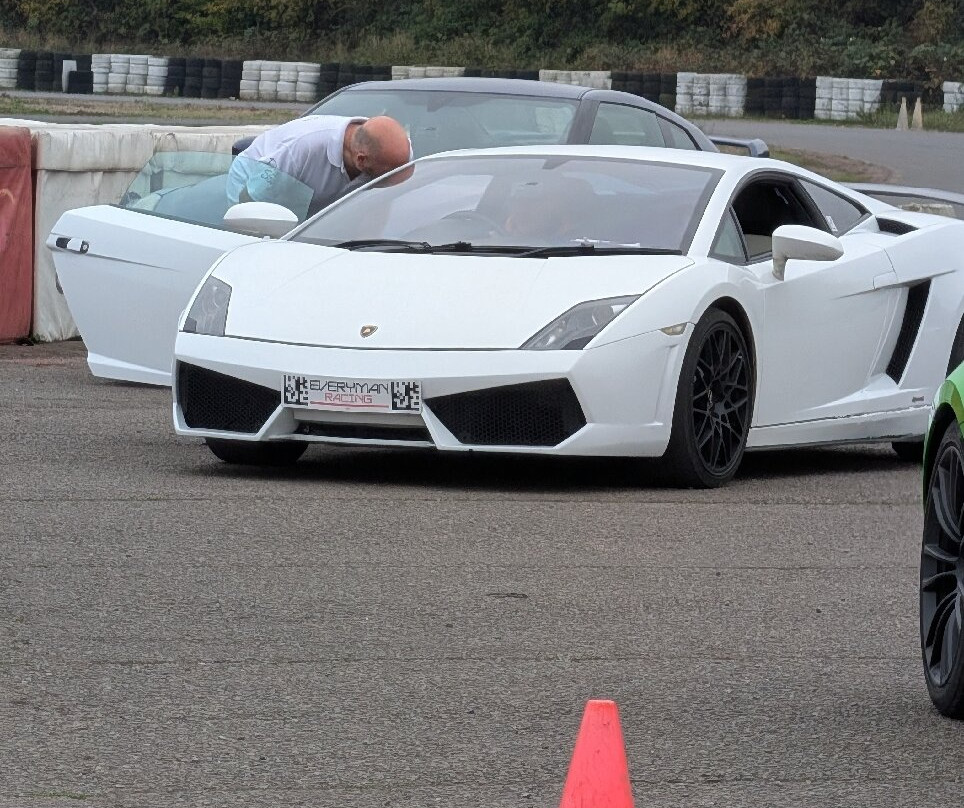 Everyman Driving Experiences-Hoton必去景点