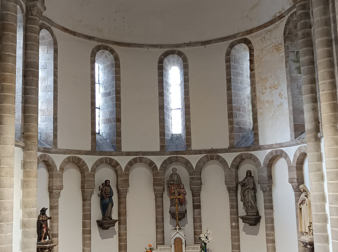 Abbaye Sainte-Croix-朗布依埃必去景点