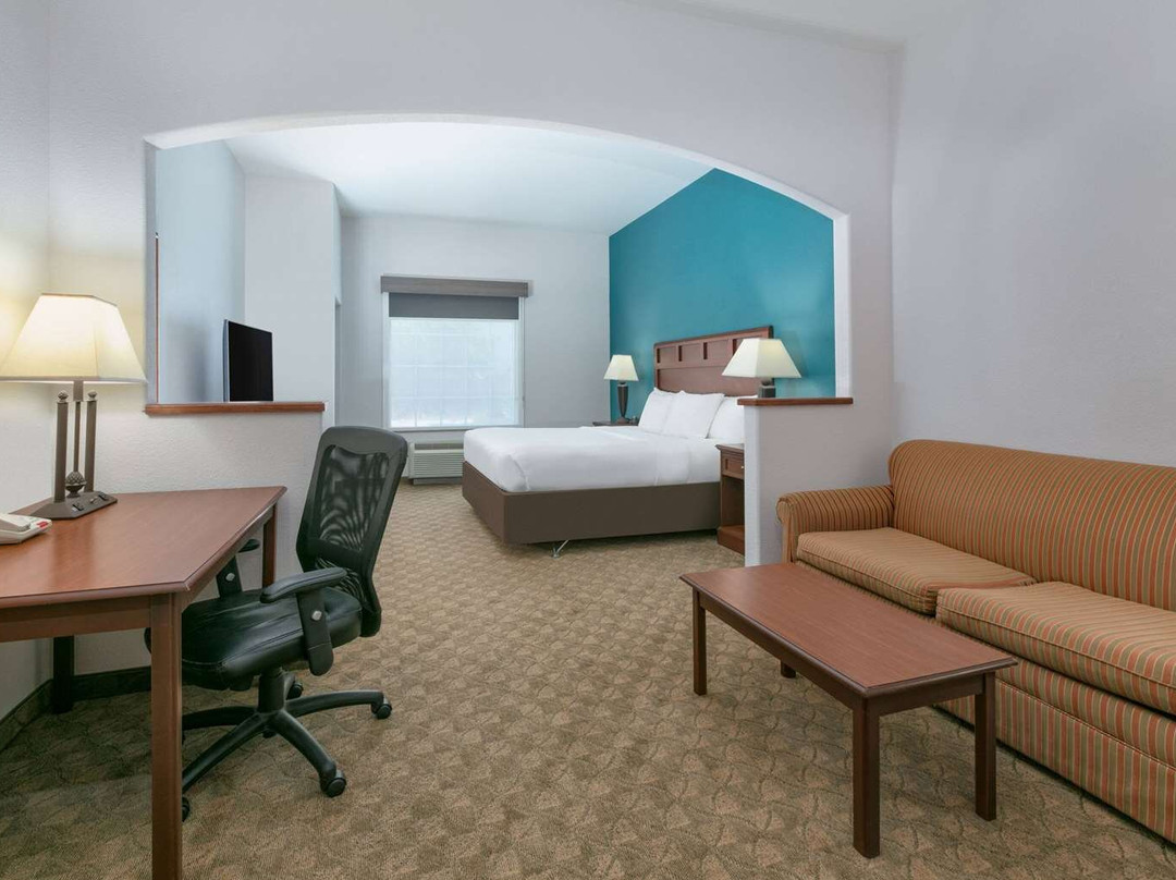 Baymont Inn & Suites by Wyndham Glen Rose