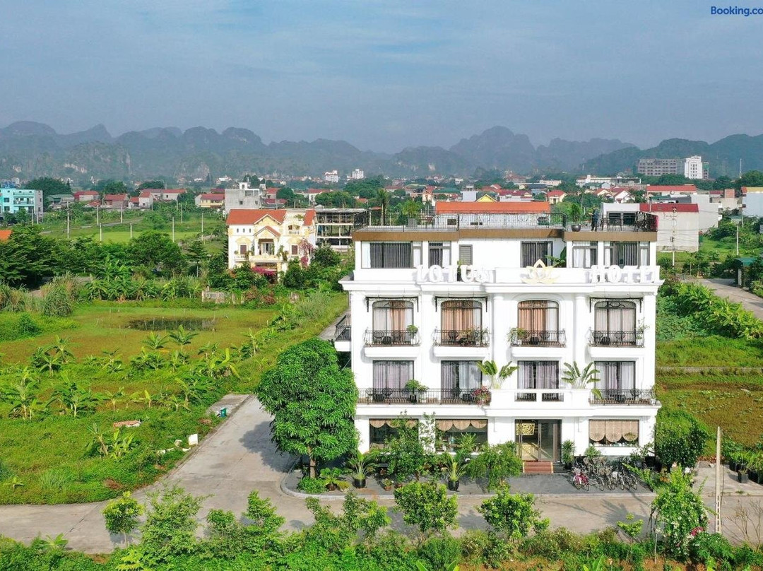 Lotus Hotel Ninh Bình