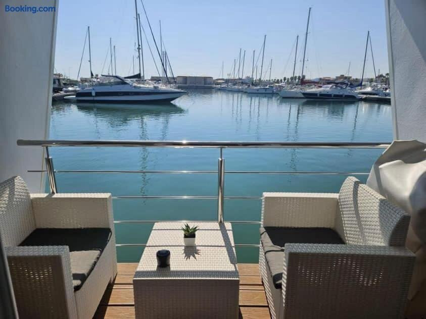 Viva Suitesboat