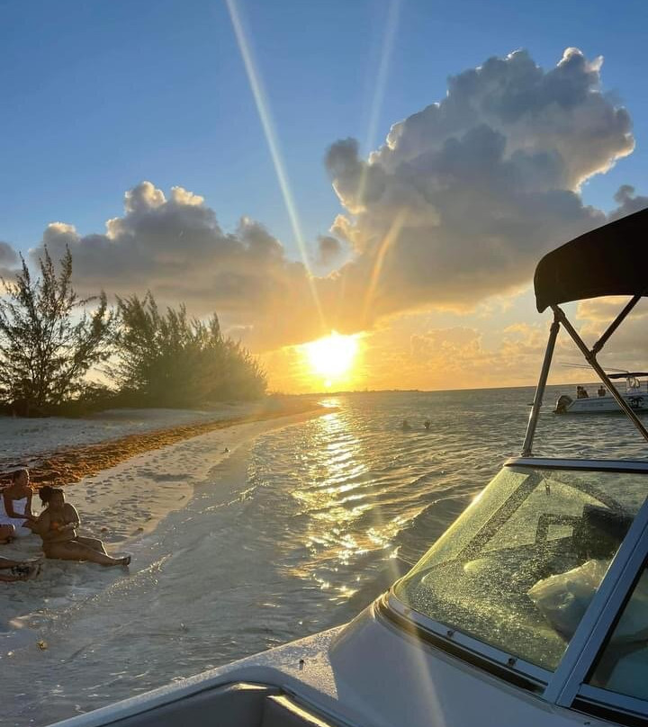 Rising Tide Tours-普罗维登西亚莱斯必去景点