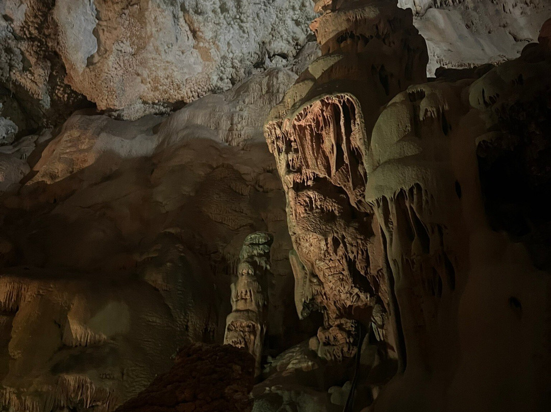 Canelobre Caves-Placita de Cabeco必去景点