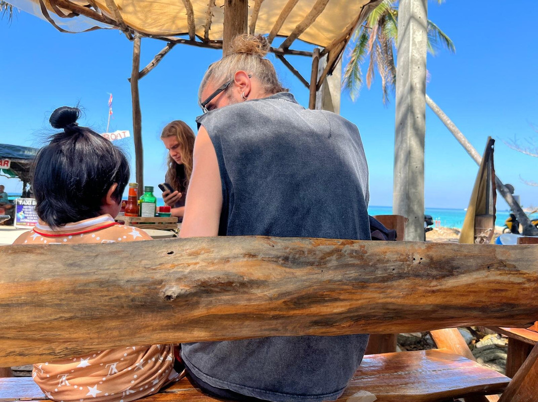 Tin Ta Bar & Restaurant