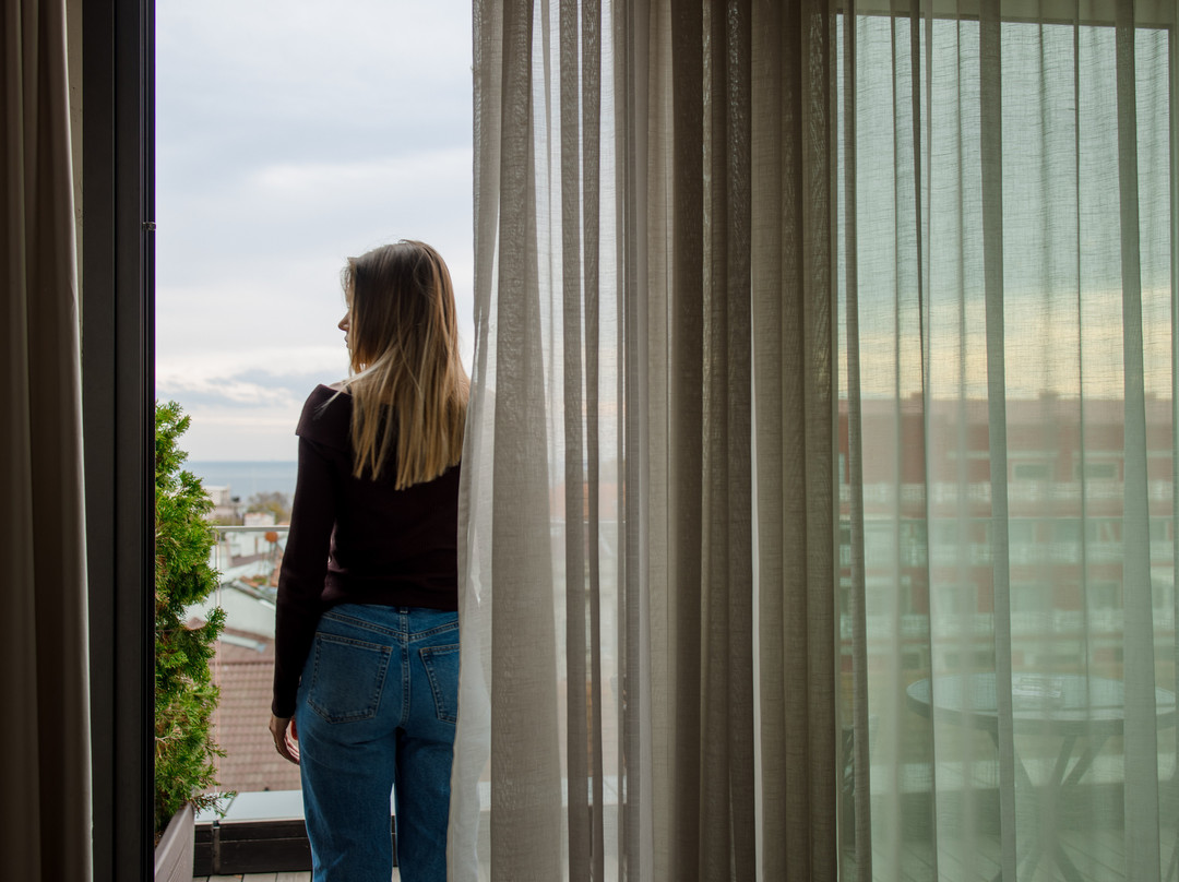 涂鸦画廊设计酒店主图