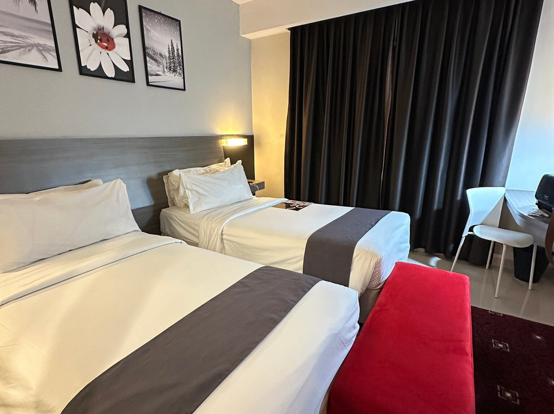 Hotel Neo Candi Simpang Lima - Semarang主图