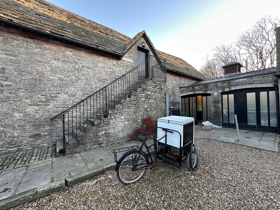 Kingston Country Courtyard主图