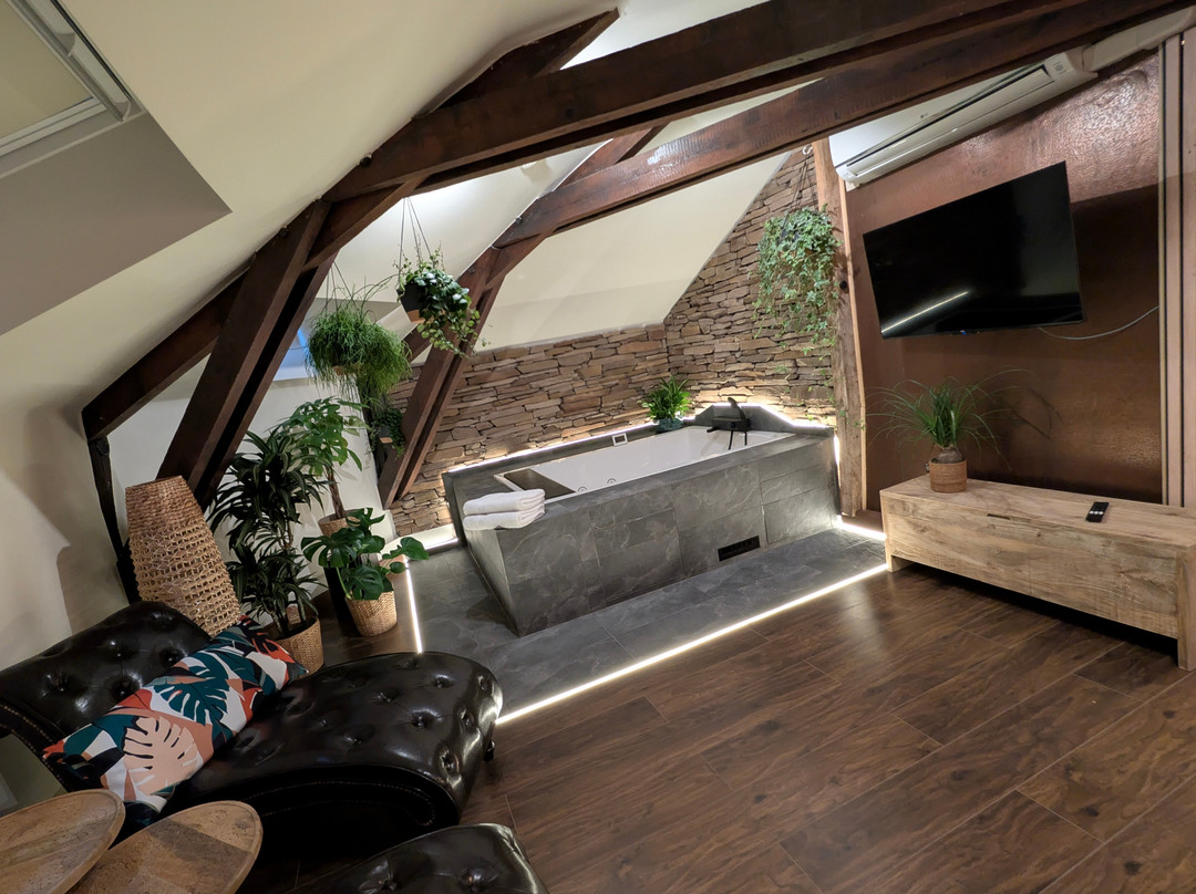 阿弗勒尔日库埃特酒店主图