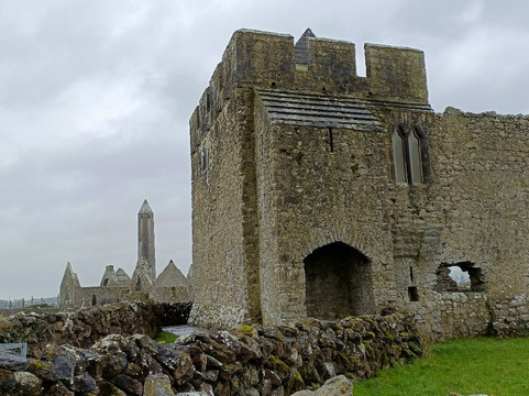 Kilmacduagh Tower-Gort必去景点