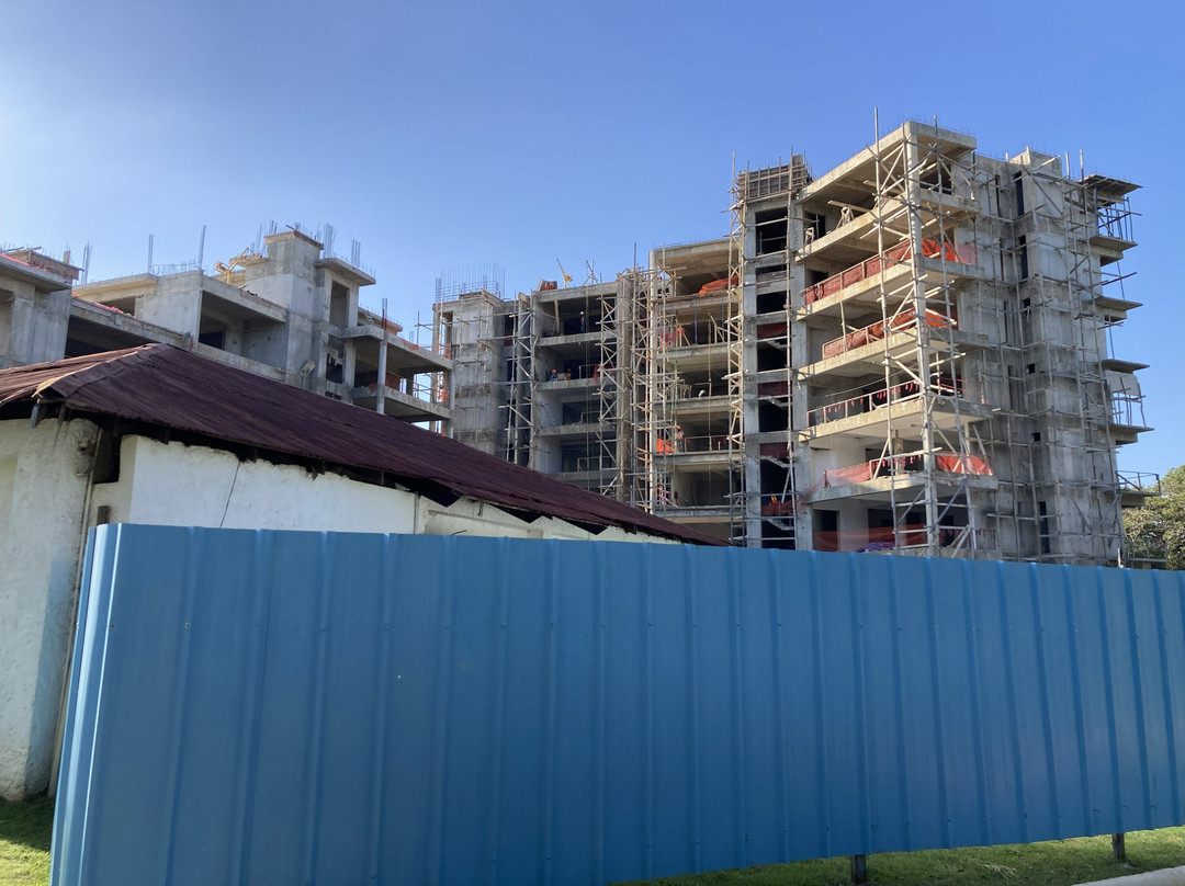 蓝杰塔酒店主图