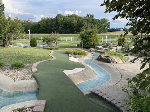 Putter's Bay Miniature Golf