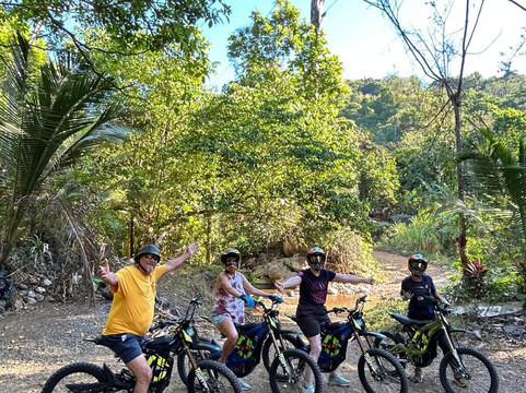 Lightning Rides-Playa Hermosa必去景点