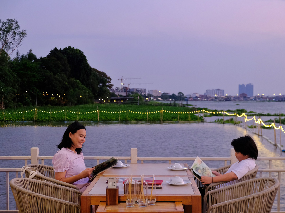 卡拉南河畔度假村主图