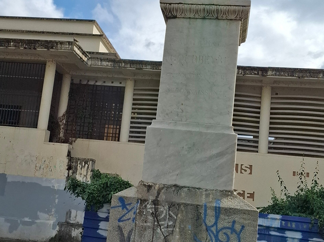 Gourbeyre Statue-Pointe-a-Pitre必去景点