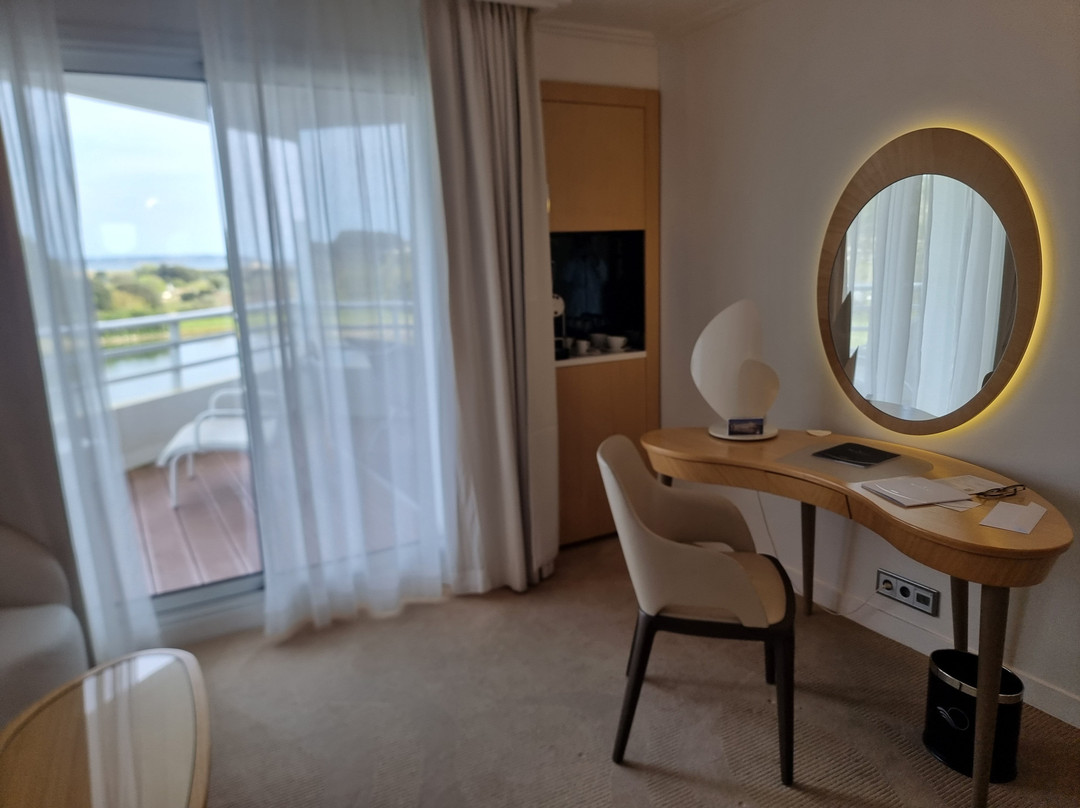 美丽华拉西加尔海水浴及 Spa 酒店主图