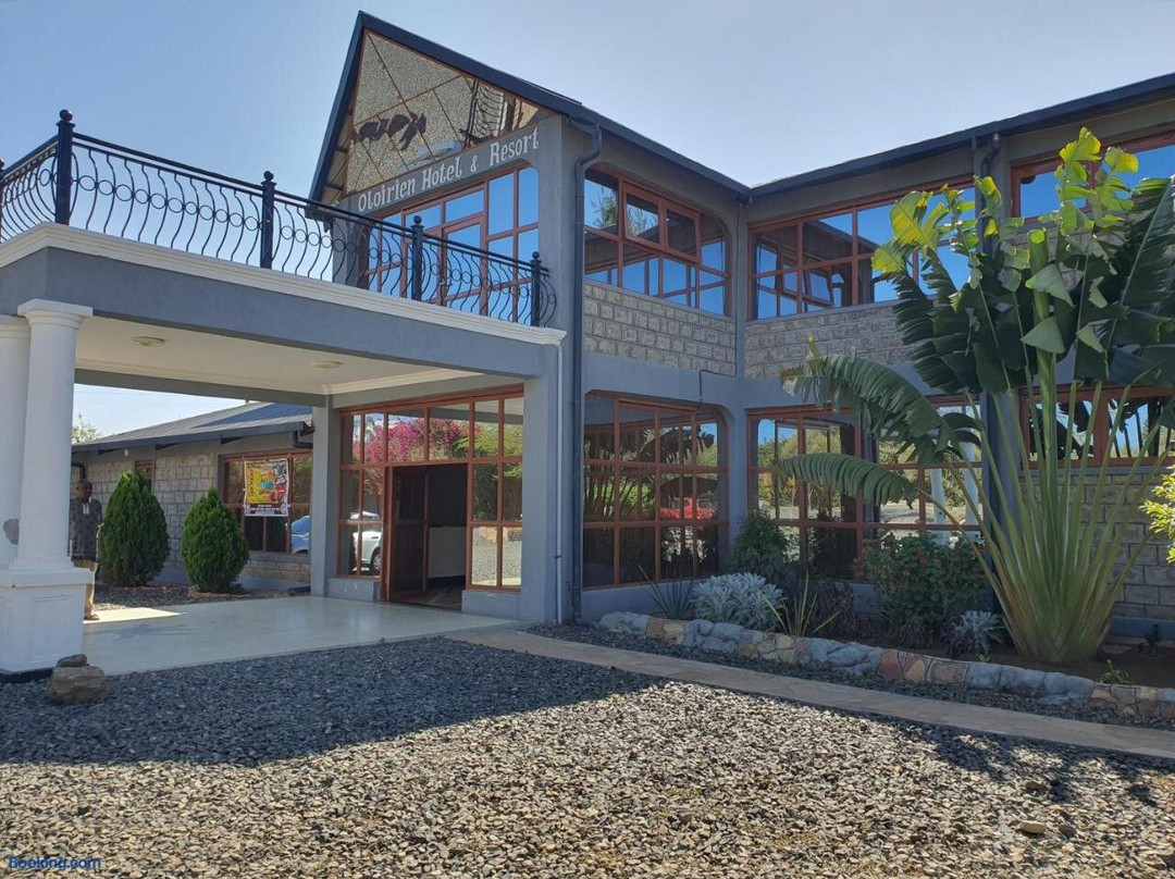 Oloirien Hotel & Resort