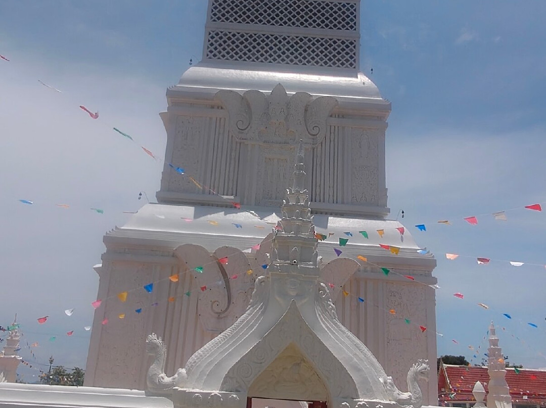 Phra That Tha Uthen-他吁廷必去景点