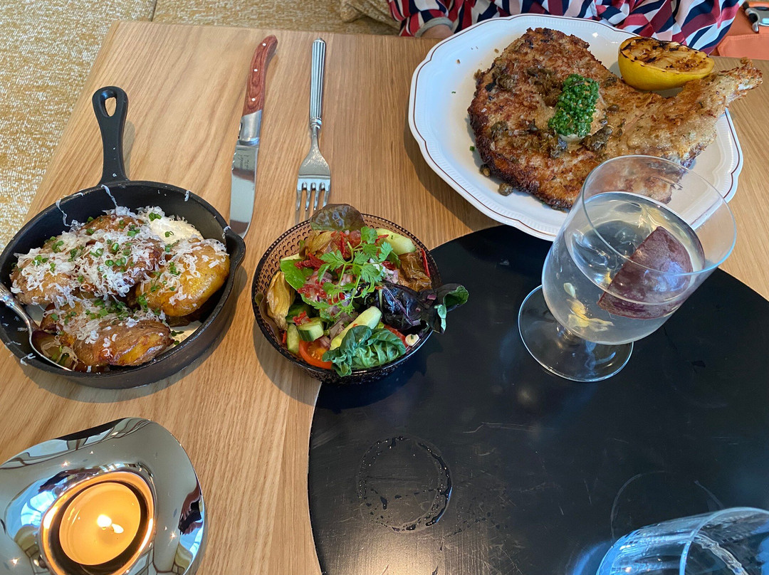 Mr Bronck Restobar & Grill