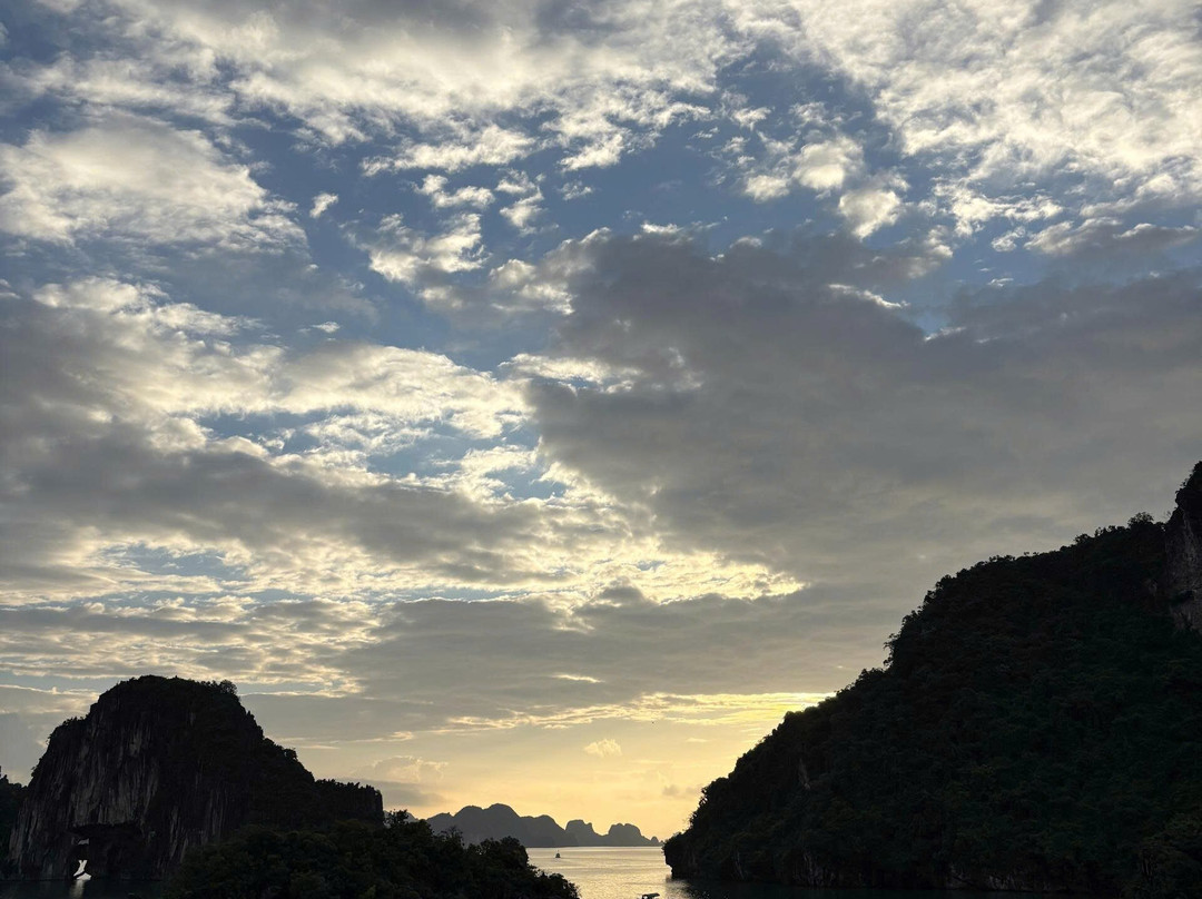 Victory Star Cruise-下龙湾必去景点