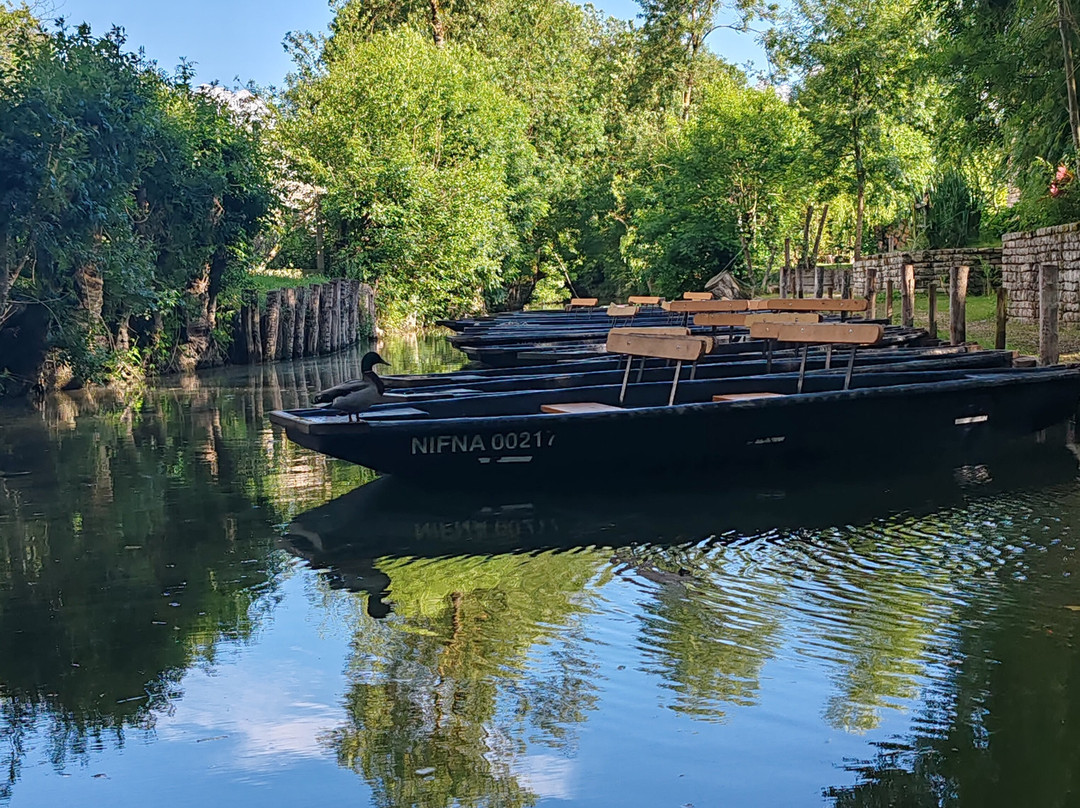 Embarcadère Port de Montfaucon-Saint-Hilaire-la-Palud必去景点