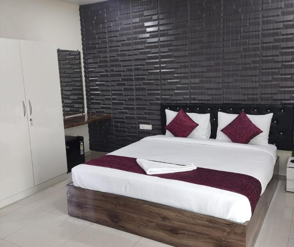 Hotel Vaishnavi Grand