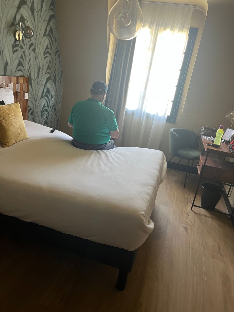 圣昂多赖卡拉英式酒店-旅行者